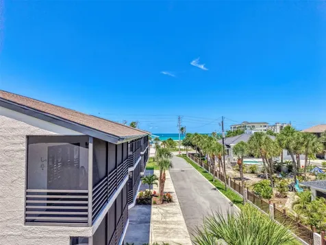 2729 N Beach Road Englewood FL 34223