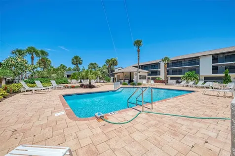 2729 N Beach Road Englewood FL 34223