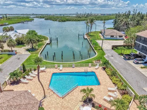 2729 N Beach Road Englewood FL 34223