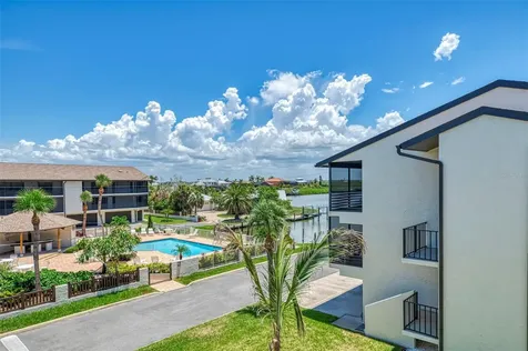 2729 N Beach Road Englewood FL 34223