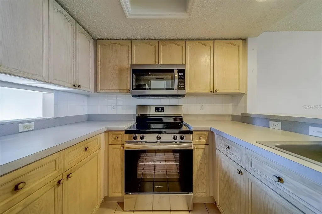 9209 Jakes Path Largo FL 33771