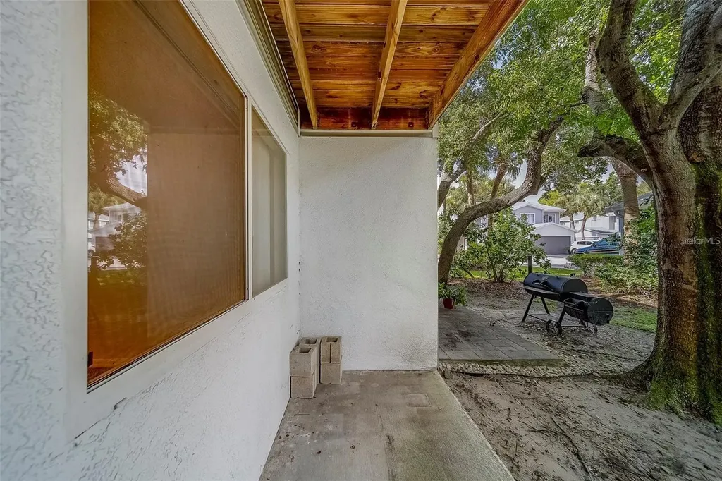 9209 Jakes Path Largo FL 33771