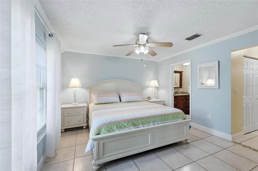 3663 Longmeadow Sarasota FL 34235