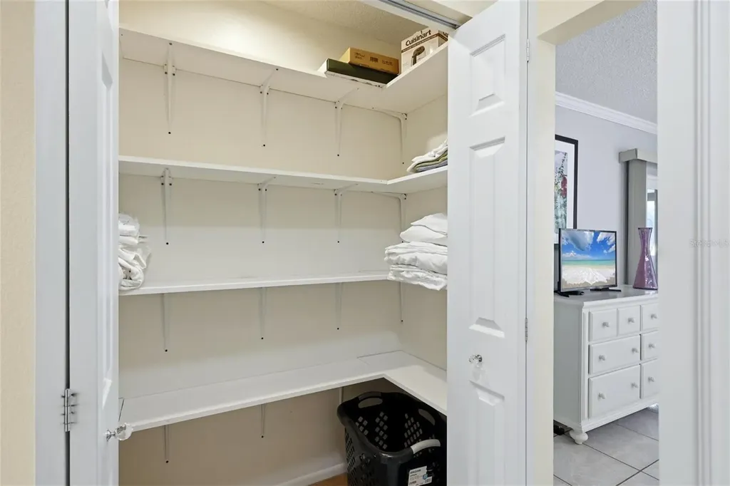 3663 Longmeadow Sarasota FL 34235