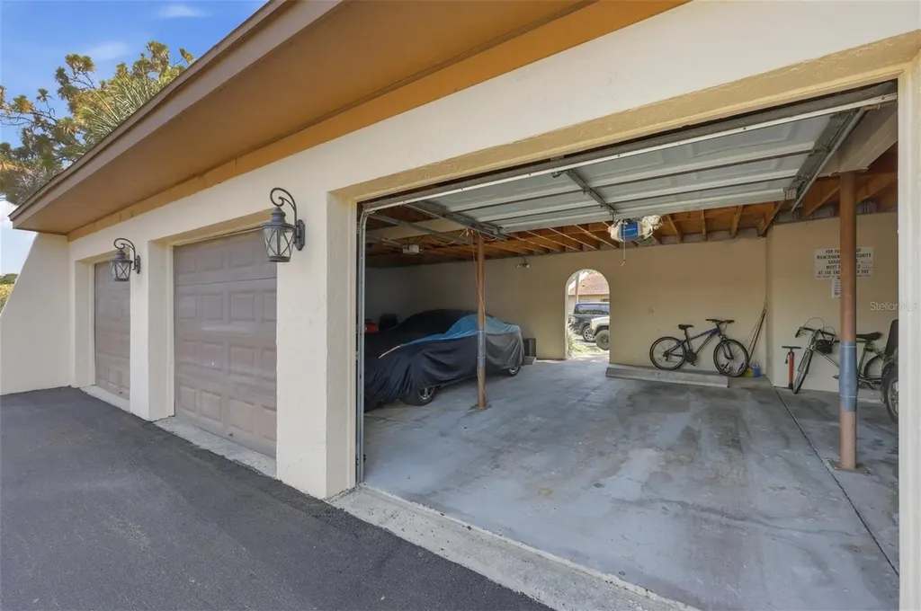 3663 Longmeadow Sarasota FL 34235