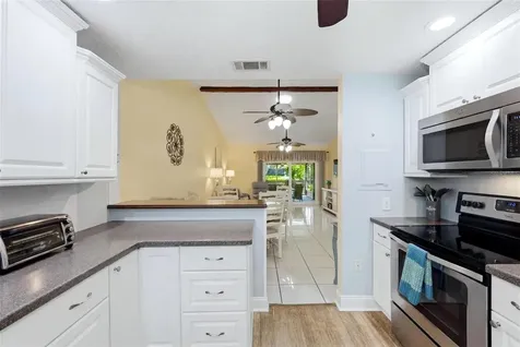 3663 Longmeadow Sarasota FL 34235