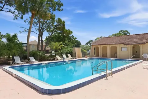 3663 Longmeadow Sarasota FL 34235