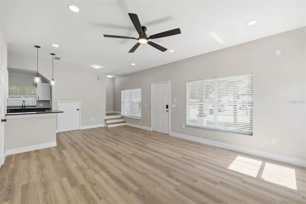 319 E Hanlon Street Tampa FL 33604
