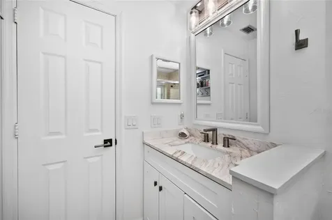 1013 Bay Harbor Drive Englewood FL 34224