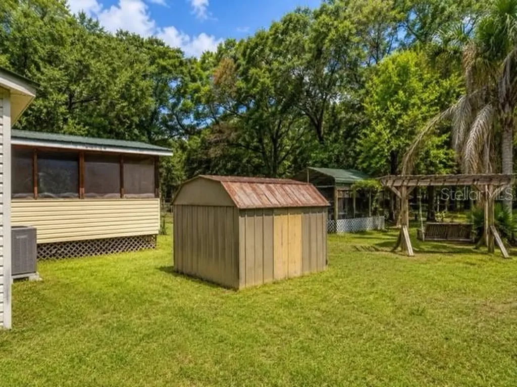 13315 NE 30th Court Anthony FL 32617