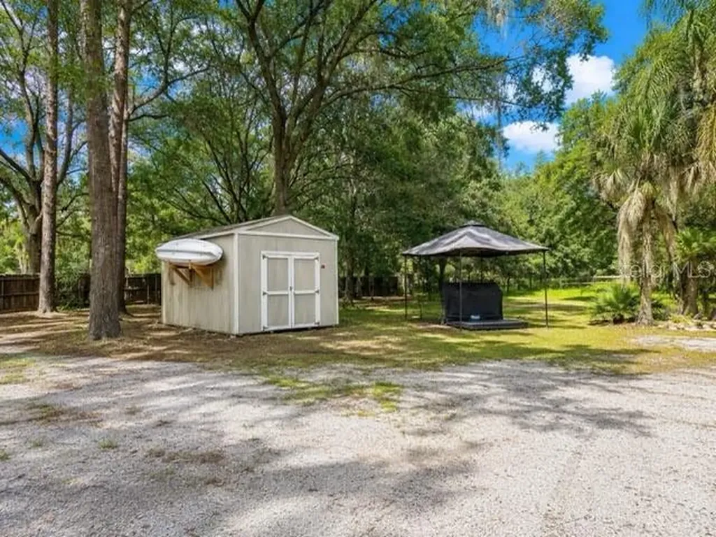 13315 NE 30th Court Anthony FL 32617