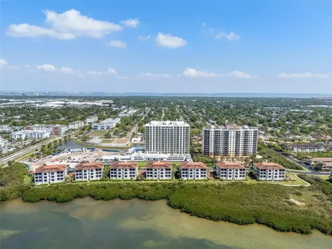 5713 Bowen Daniel Tampa FL 33616