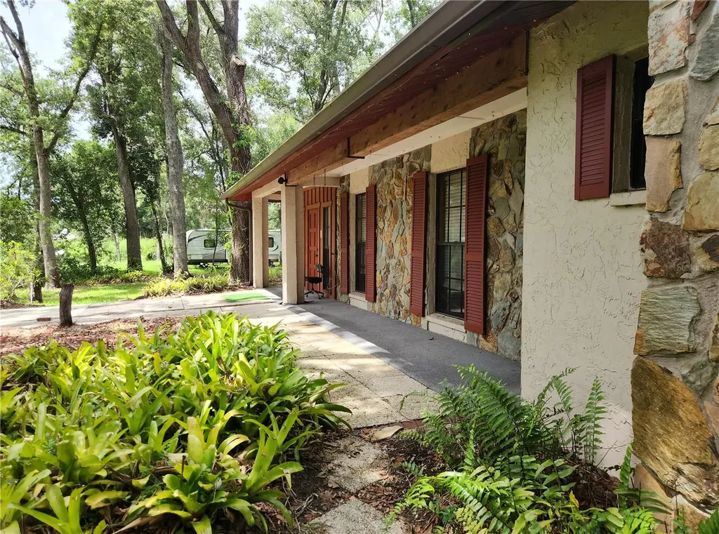 11318 Brightwood Drive Seffner FL 33584