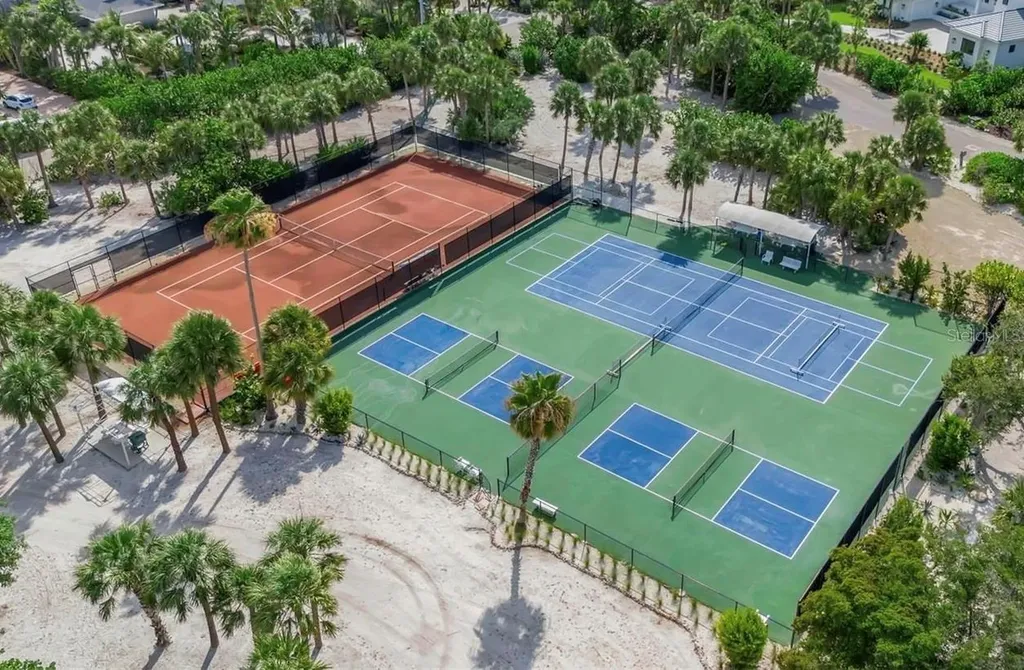 7740 Sanderling Road Sarasota FL 34242