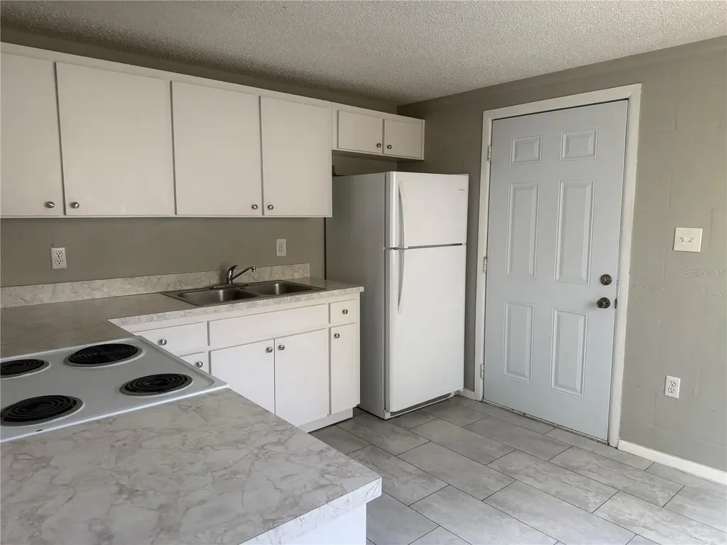 1004 W Mclendon Street Plant City FL 33563