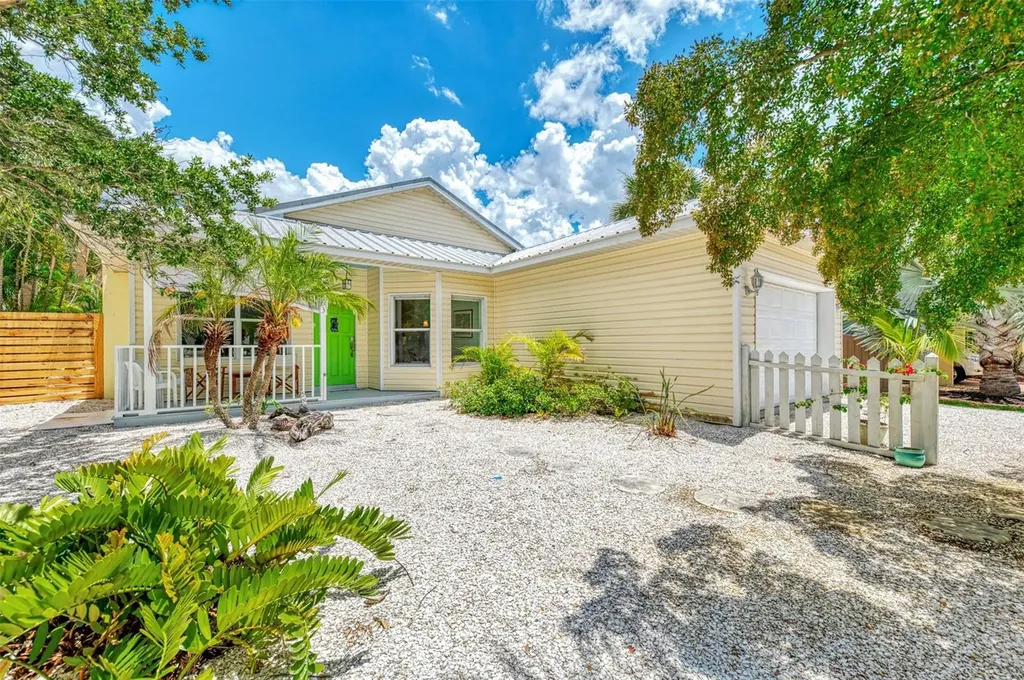 5253 Avenida Del Mare Sarasota FL 34242