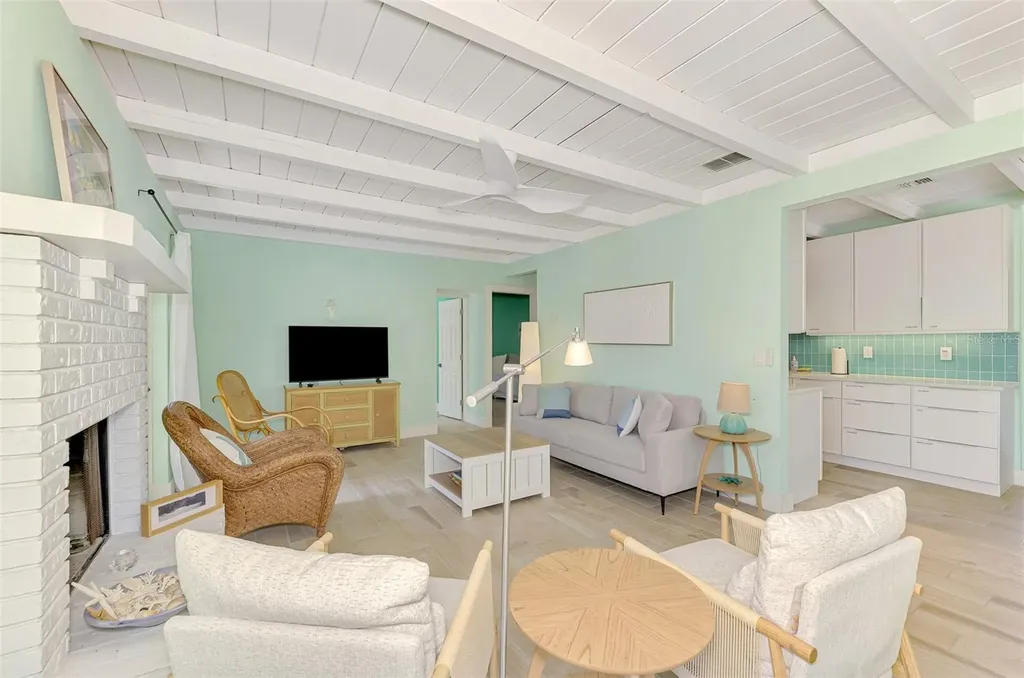 5253 Avenida Del Mare Sarasota FL 34242