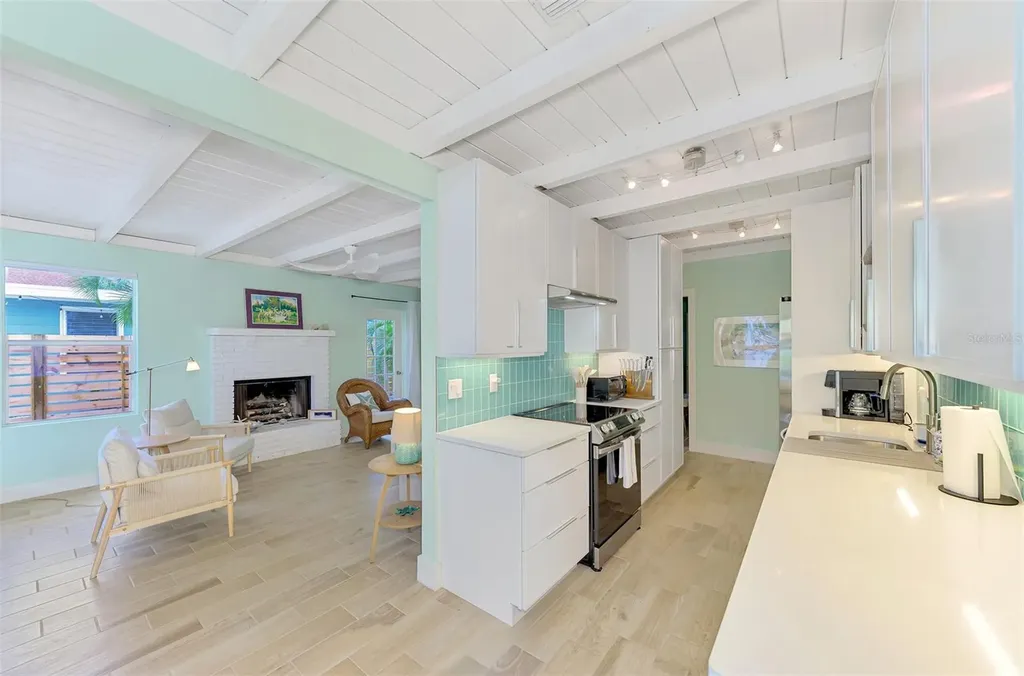 5253 Avenida Del Mare Sarasota FL 34242