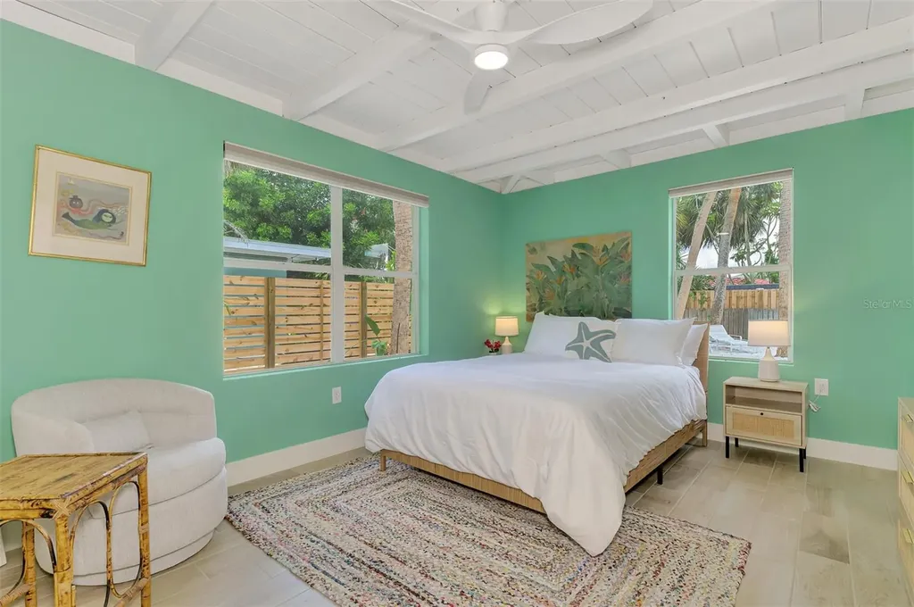 5253 Avenida Del Mare Sarasota FL 34242