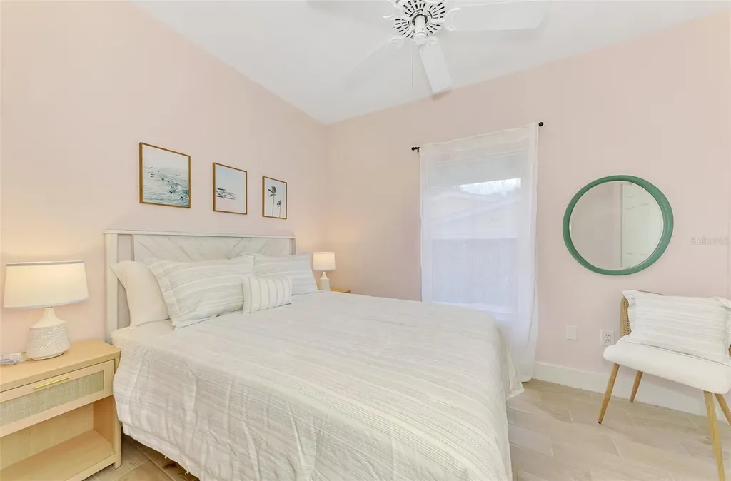 5253 Avenida Del Mare Sarasota FL 34242