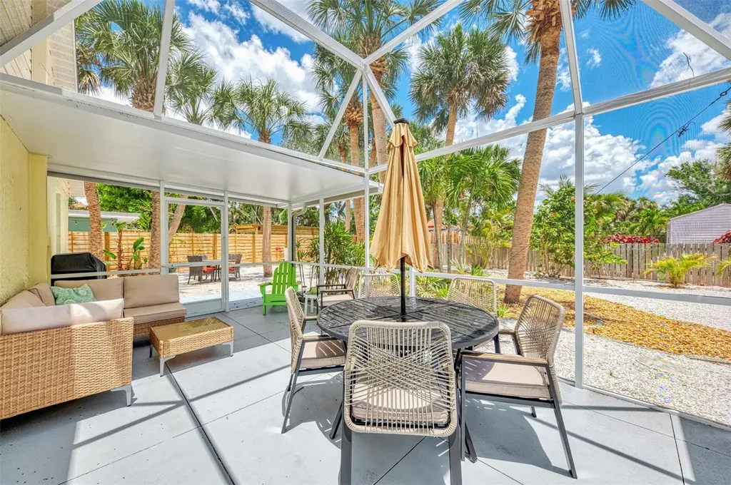 5253 Avenida Del Mare Sarasota FL 34242