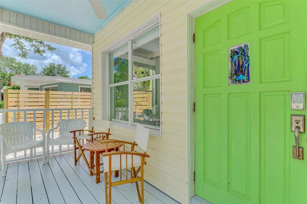 5253 Avenida Del Mare Sarasota FL 34242