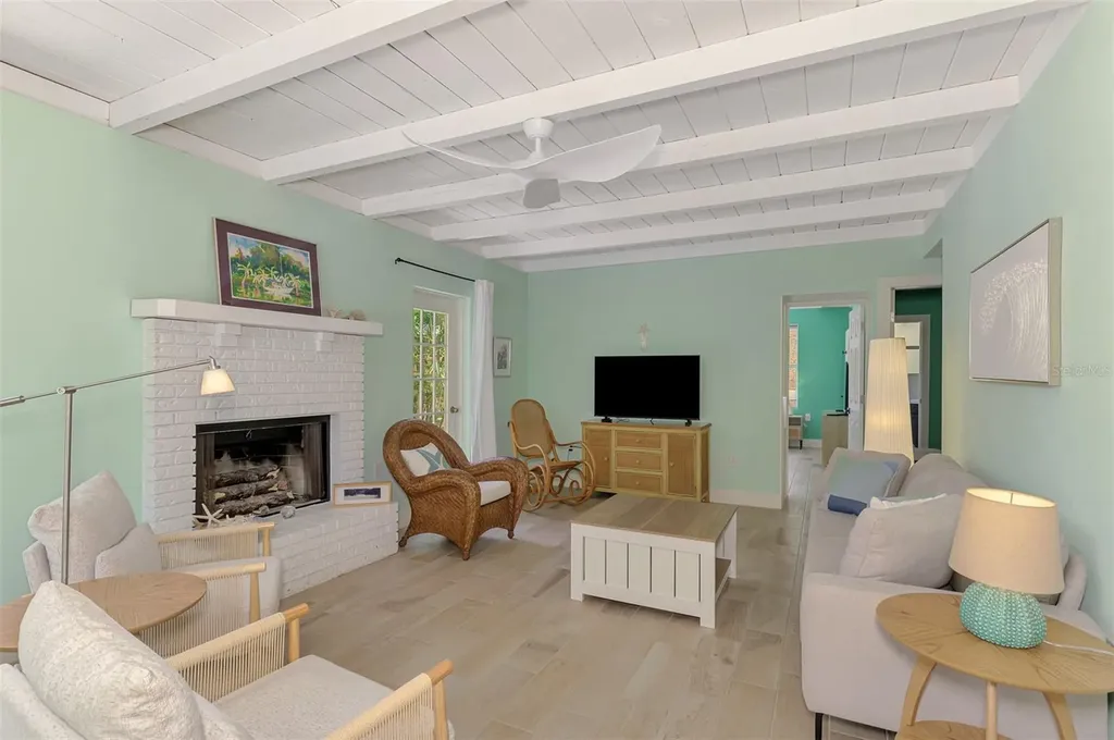5253 Avenida Del Mare Sarasota FL 34242