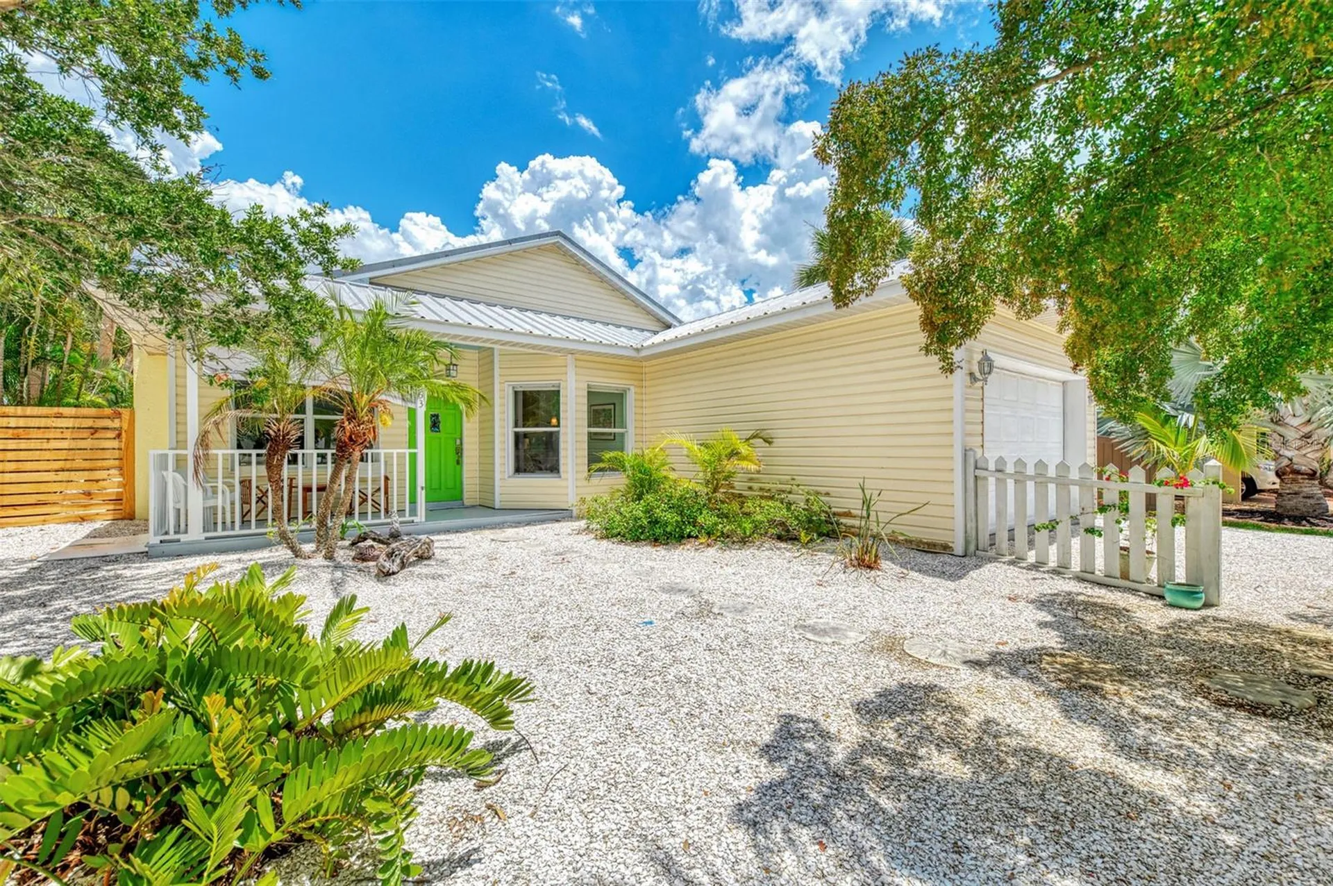 5253 Avenida Del Mare Sarasota FL 34242