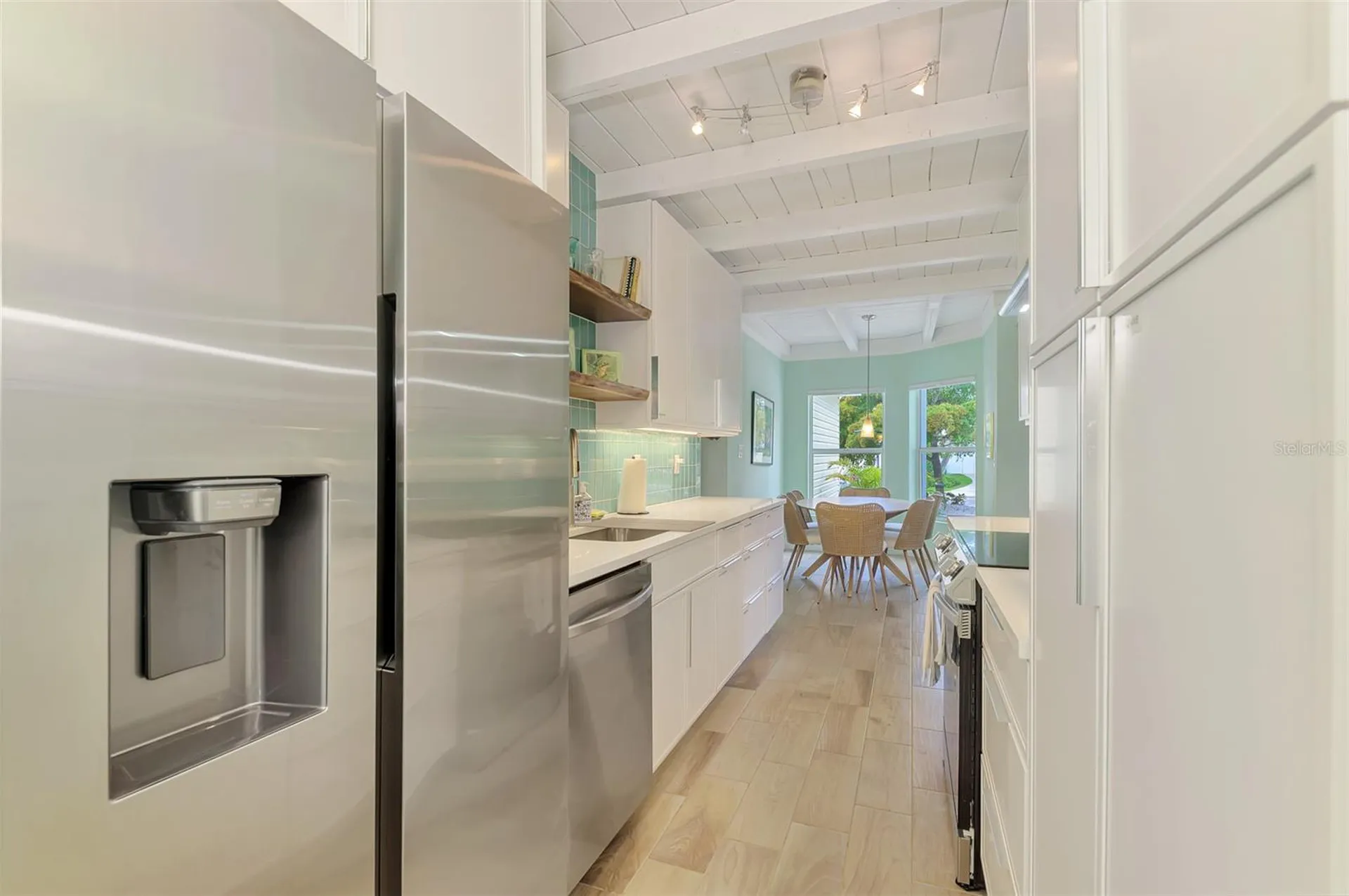 5253 Avenida Del Mare Sarasota FL 34242