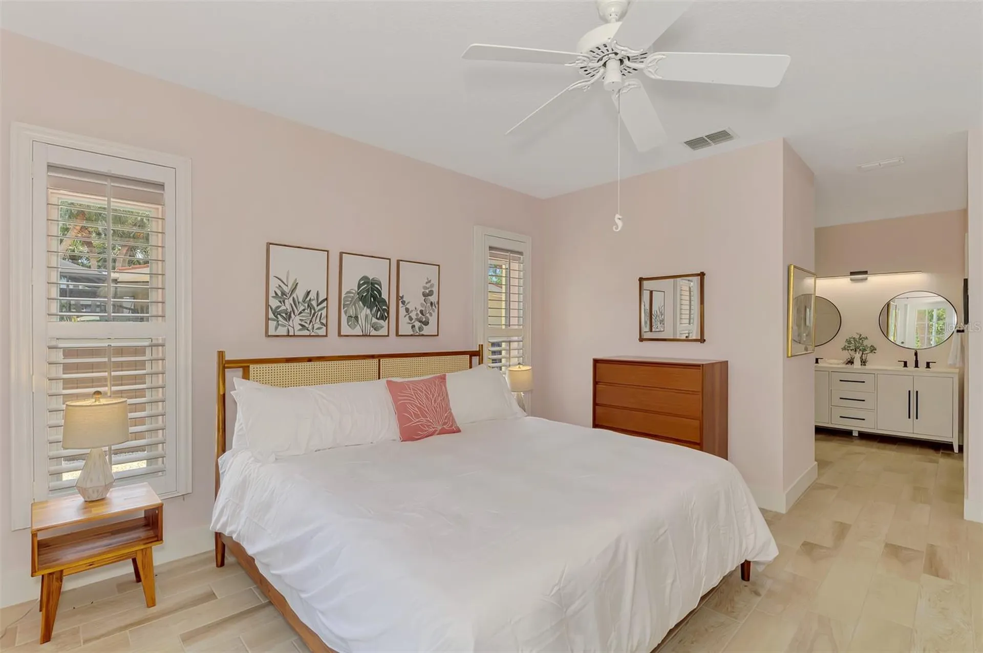 5253 Avenida Del Mare Sarasota FL 34242