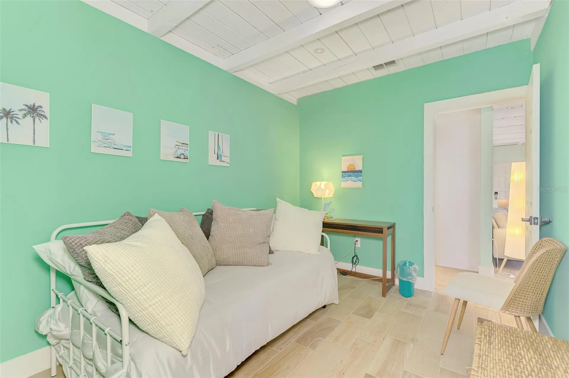 5253 Avenida Del Mare Sarasota FL 34242