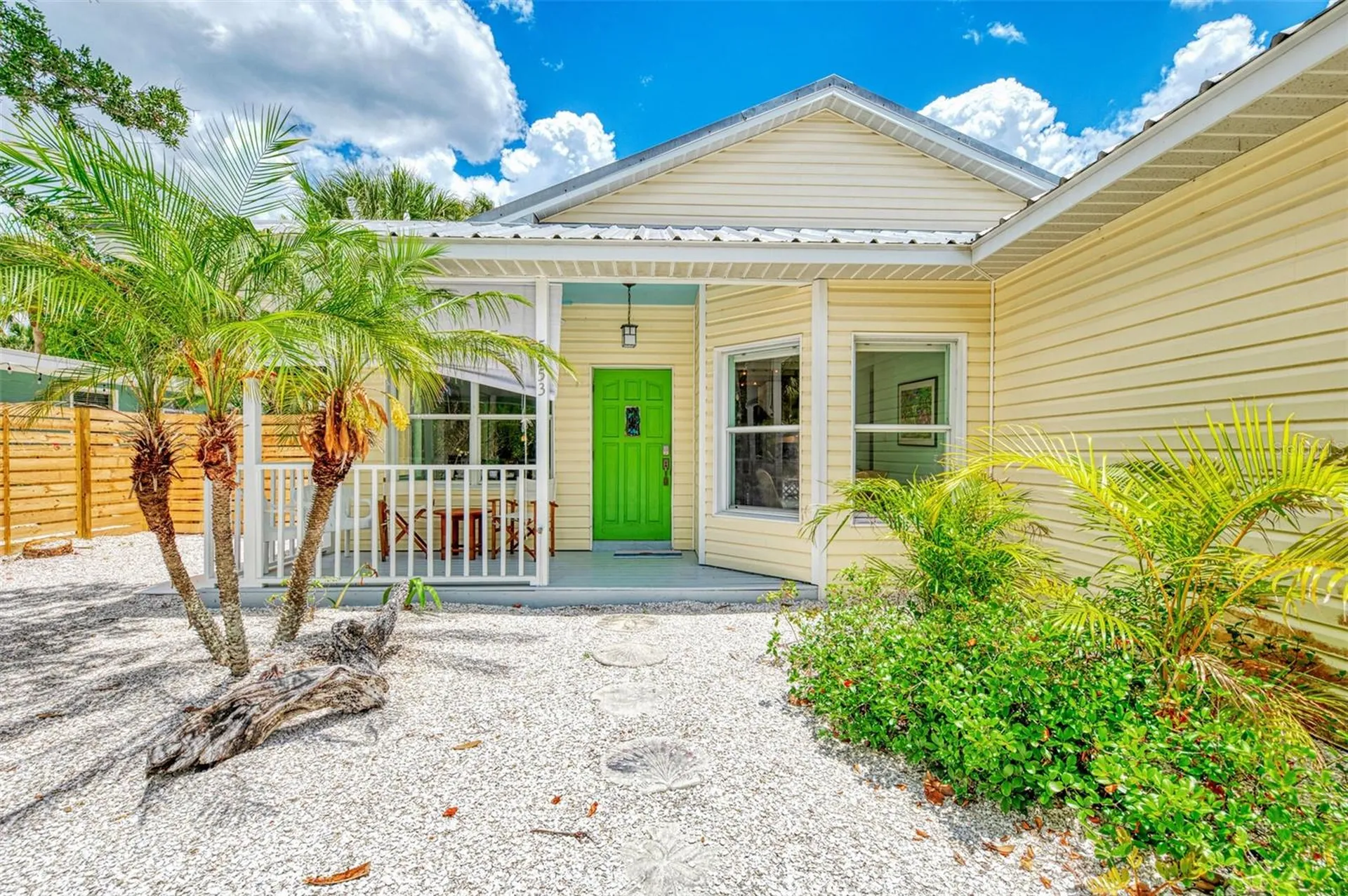 5253 Avenida Del Mare Sarasota FL 34242