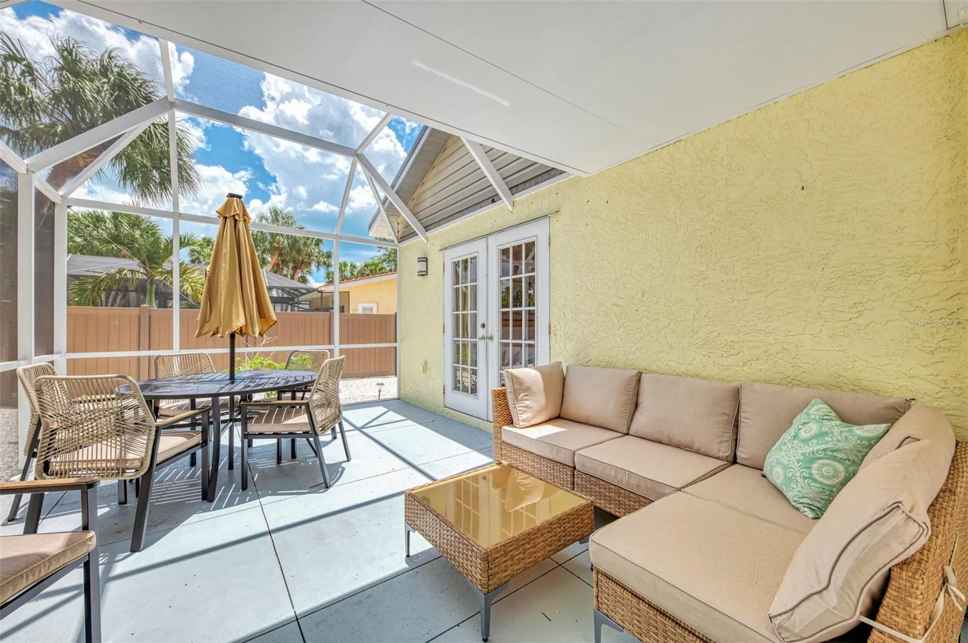 5253 Avenida Del Mare Sarasota FL 34242