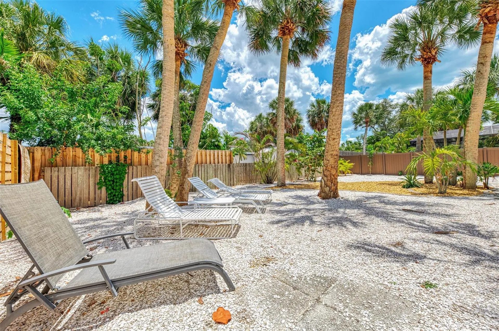 5253 Avenida Del Mare Sarasota FL 34242