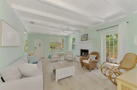 5253 Avenida Del Mare Sarasota FL 34242