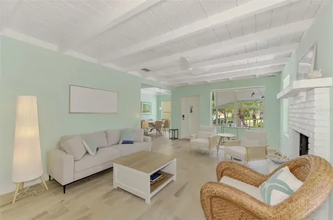 5253 Avenida Del Mare Sarasota FL 34242