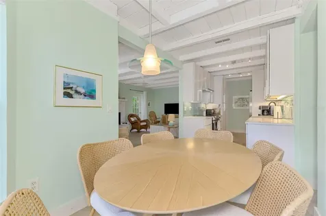 5253 Avenida Del Mare Sarasota FL 34242
