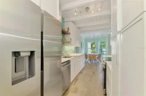 5253 Avenida Del Mare Sarasota FL 34242