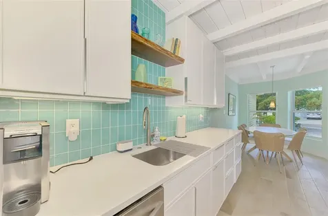 5253 Avenida Del Mare Sarasota FL 34242