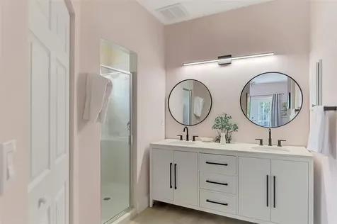 5253 Avenida Del Mare Sarasota FL 34242