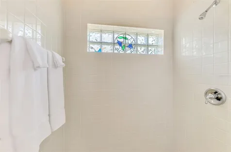 5253 Avenida Del Mare Sarasota FL 34242