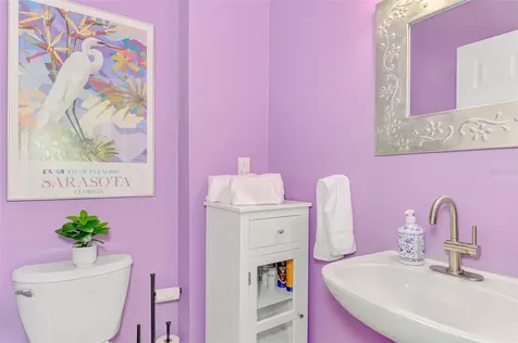 5253 Avenida Del Mare Sarasota FL 34242