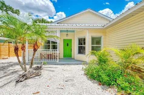 5253 Avenida Del Mare Sarasota FL 34242
