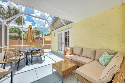 5253 Avenida Del Mare Sarasota FL 34242