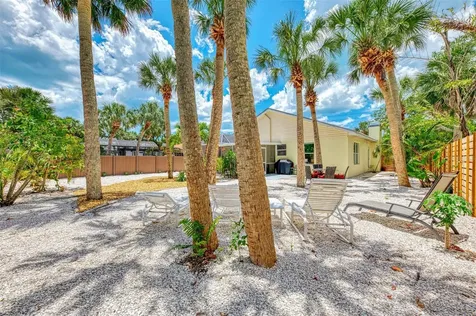 5253 Avenida Del Mare Sarasota FL 34242