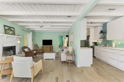 5253 Avenida Del Mare Sarasota FL 34242