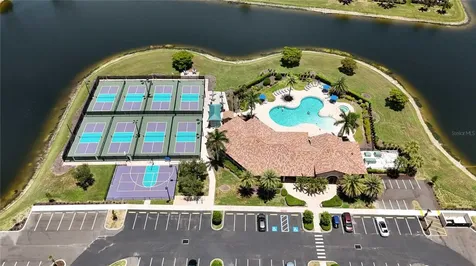 6907 Quiet Creek Drive Bradenton FL 34212