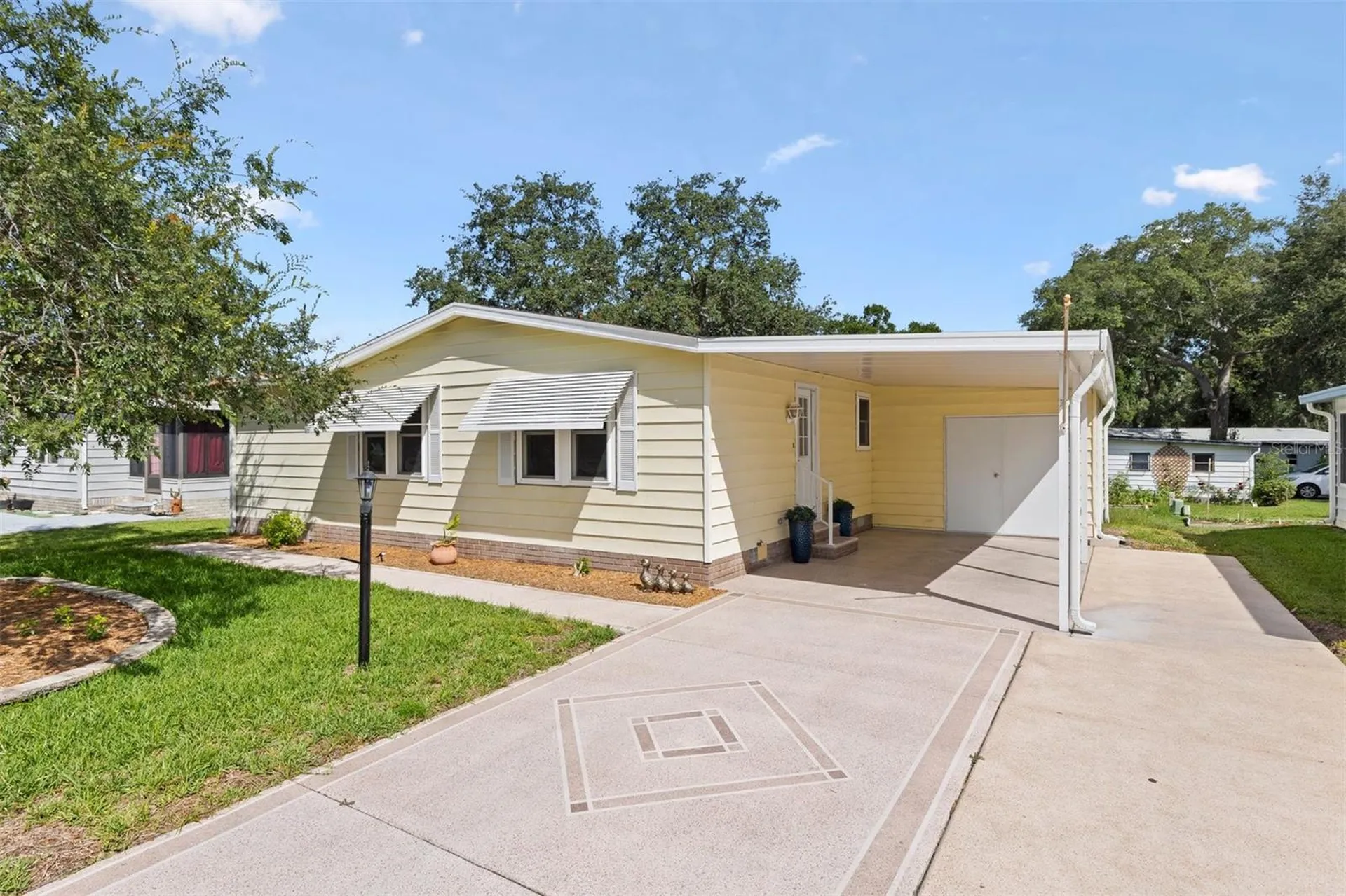 1726 Hilton Head Boulevard Lady Lake FL 32159