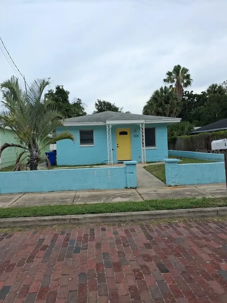 217 Banana Street Tarpon Springs FL 34689