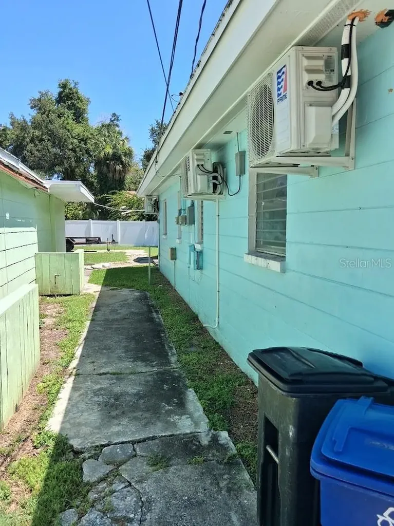 217 Banana Street Tarpon Springs FL 34689